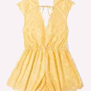 Scallop trim rompers body suit